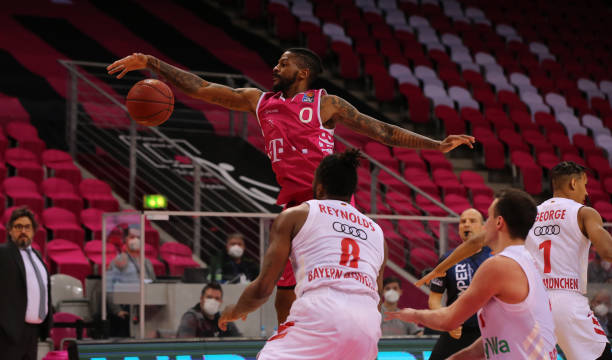 但其中充满 但其中充满