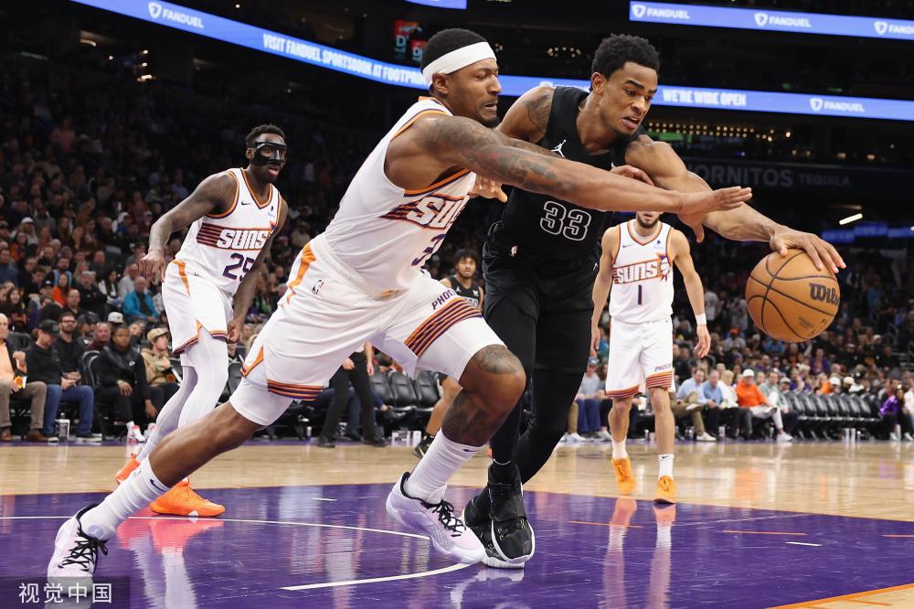 而队友则在 而队友则在