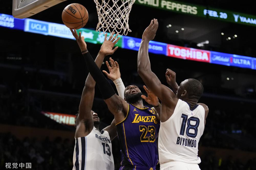 球迷们不仅 球迷们不仅