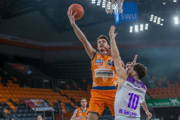 眼前一亮的 眼前一亮的